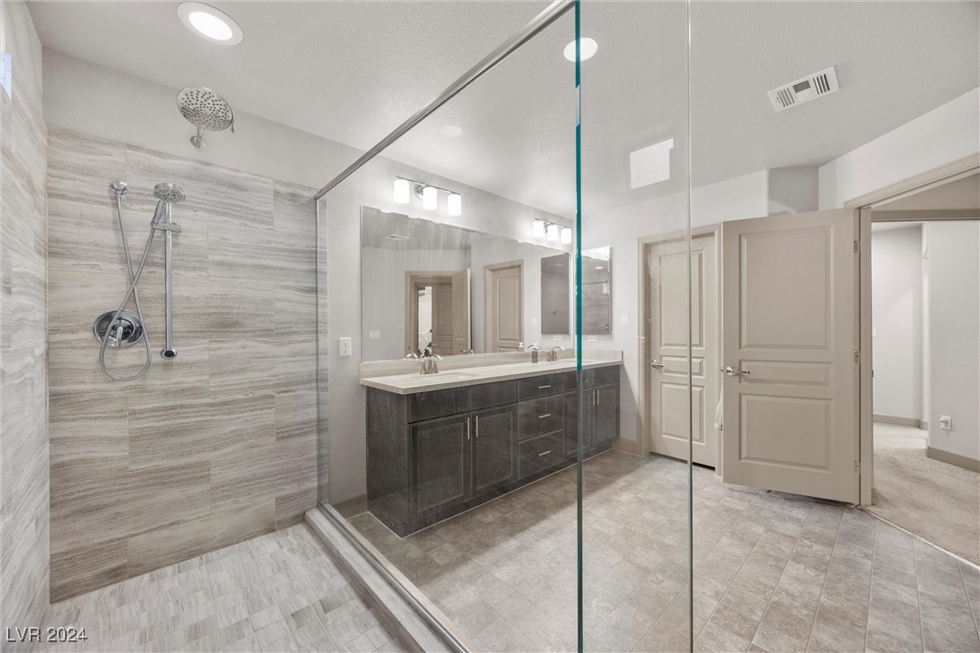 Las Vegas, Nevada 89141, United States, 5 Bedrooms Bedrooms, ,4 BathroomsBathrooms,Residential,Pending,27003