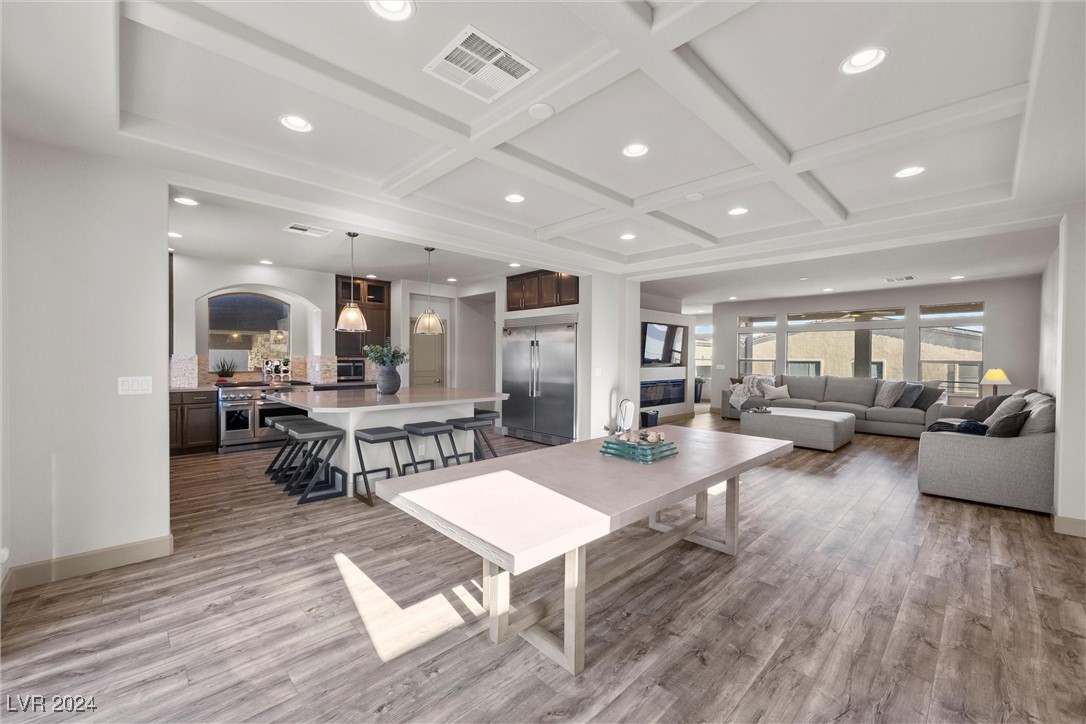 Las Vegas, Nevada 89141, United States, 5 Bedrooms Bedrooms, ,4 BathroomsBathrooms,Residential,Pending,27003