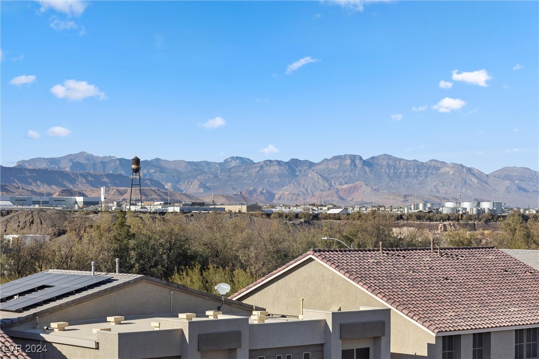 Las Vegas, Nevada 89141, United States, 5 Bedrooms Bedrooms, ,4 BathroomsBathrooms,Residential,Pending,27003