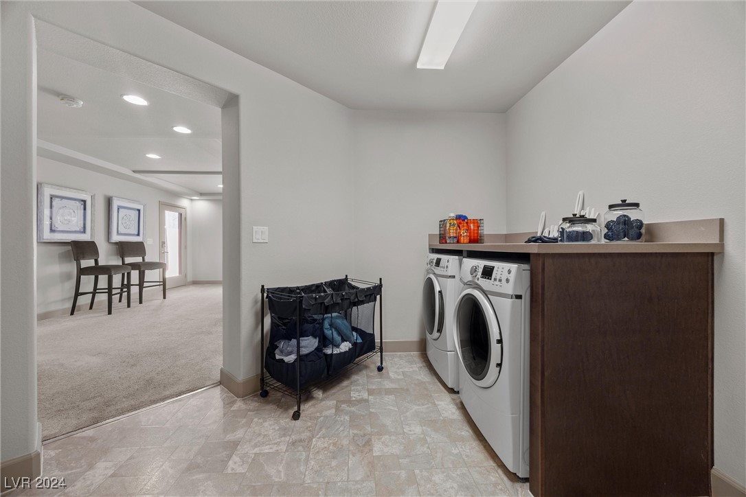 Las Vegas, Nevada 89141, United States, 5 Bedrooms Bedrooms, ,4 BathroomsBathrooms,Residential,Pending,27003