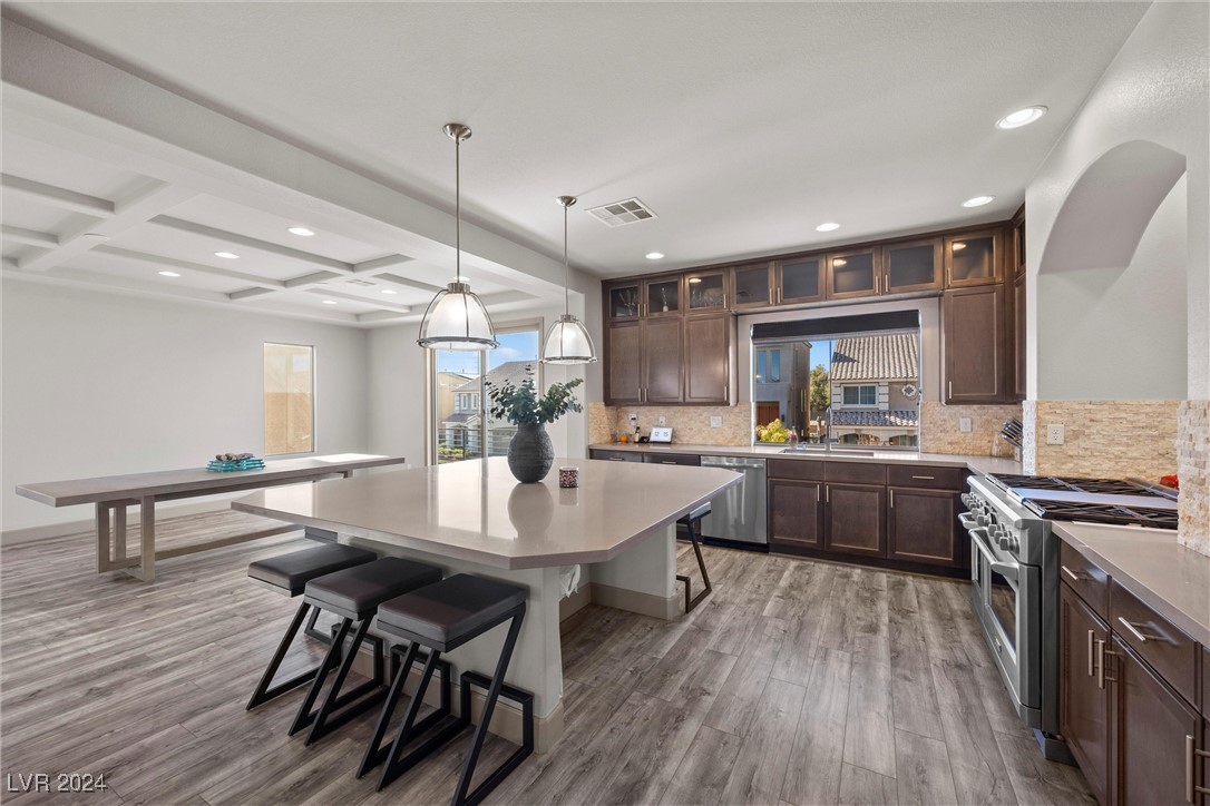 Las Vegas, Nevada 89141, United States, 5 Bedrooms Bedrooms, ,4 BathroomsBathrooms,Residential,Pending,27003