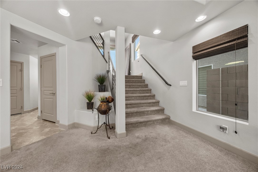 Las Vegas, Nevada 89141, United States, 5 Bedrooms Bedrooms, ,4 BathroomsBathrooms,Residential,Pending,27003