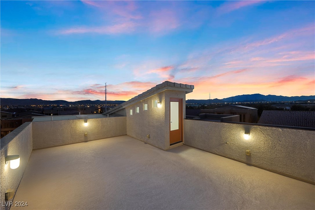 Las Vegas, Nevada 89141, United States, 5 Bedrooms Bedrooms, ,4 BathroomsBathrooms,Residential,Pending,27003