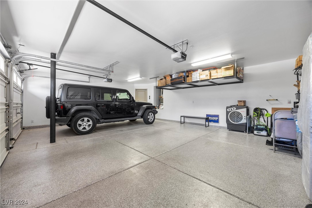 Las Vegas, Nevada 89141, United States, 5 Bedrooms Bedrooms, ,4 BathroomsBathrooms,Residential,Pending,27003