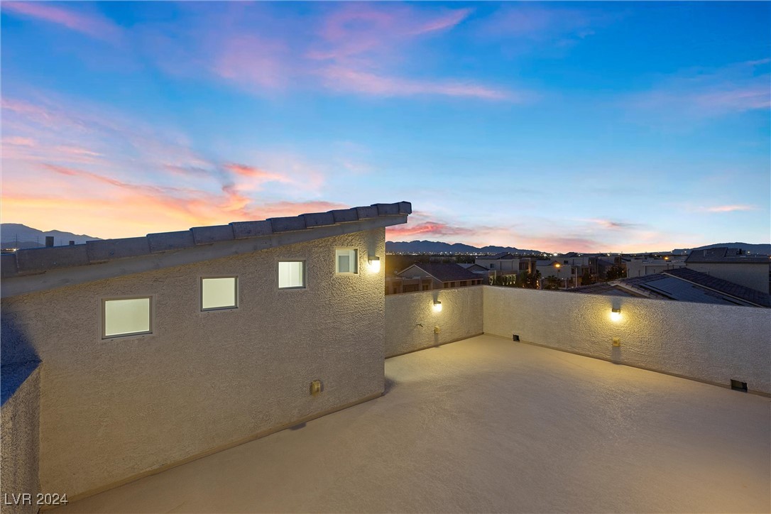 Las Vegas, Nevada 89141, United States, 5 Bedrooms Bedrooms, ,4 BathroomsBathrooms,Residential,Pending,27003