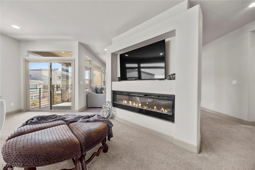 Las Vegas, Nevada 89141, United States, 5 Bedrooms Bedrooms, ,4 BathroomsBathrooms,Residential,Pending,27003