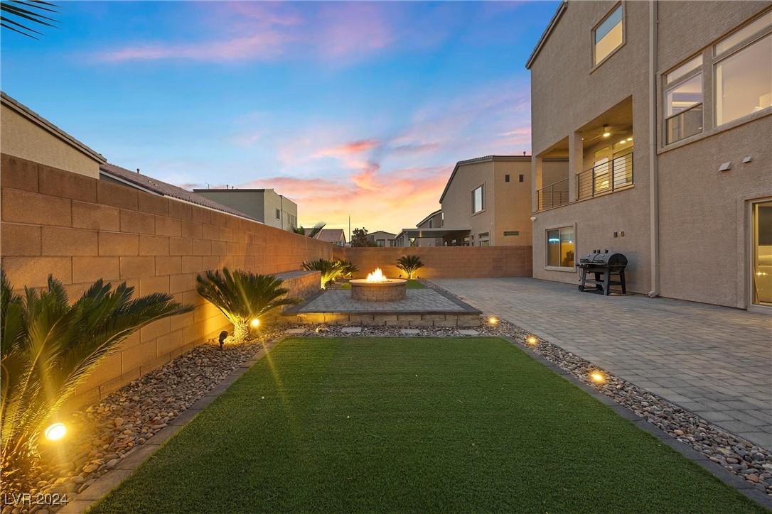 Las Vegas, Nevada 89141, United States, 5 Bedrooms Bedrooms, ,4 BathroomsBathrooms,Residential,Pending,27003