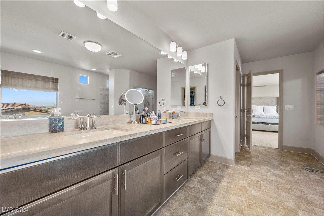 Las Vegas, Nevada 89141, United States, 5 Bedrooms Bedrooms, ,4 BathroomsBathrooms,Residential,Pending,27003