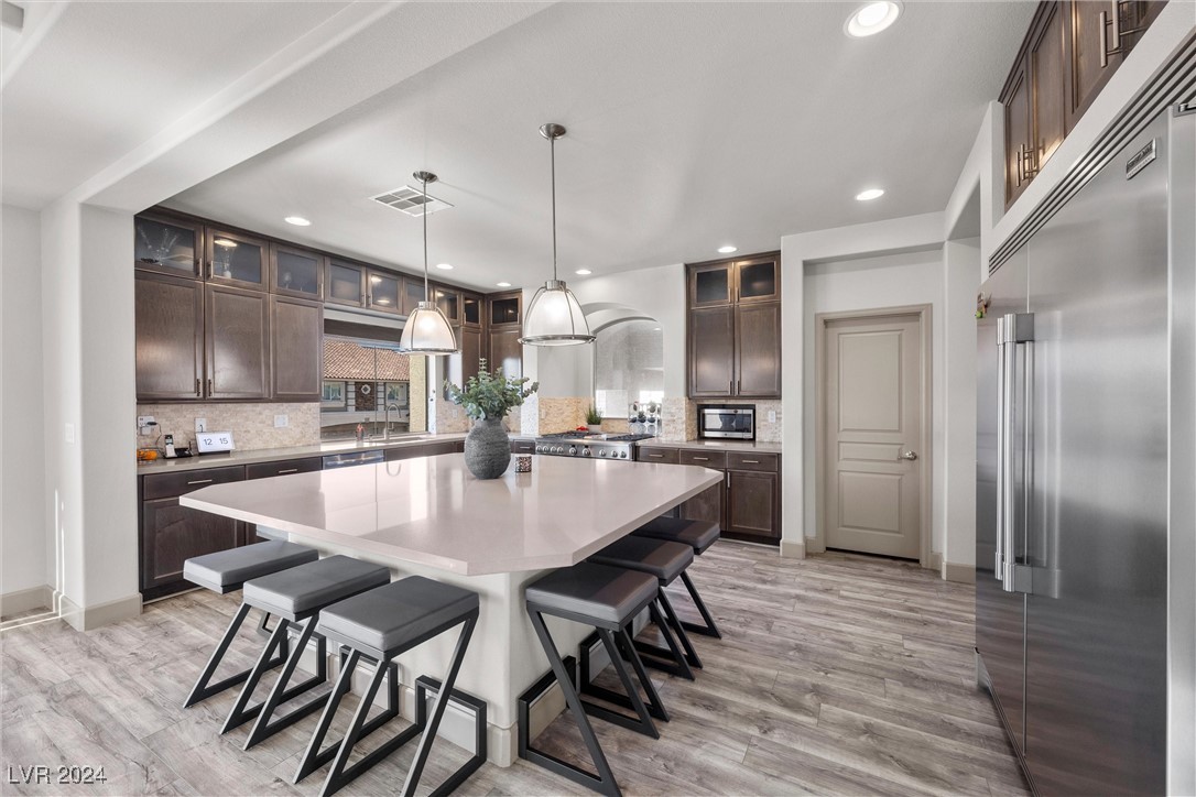 Las Vegas, Nevada 89141, United States, 5 Bedrooms Bedrooms, ,4 BathroomsBathrooms,Residential,Pending,27003