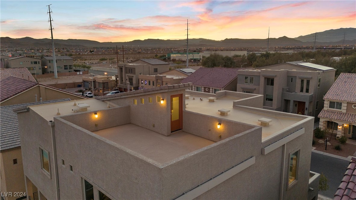 Las Vegas, Nevada 89141, United States, 5 Bedrooms Bedrooms, ,4 BathroomsBathrooms,Residential,Pending,27003