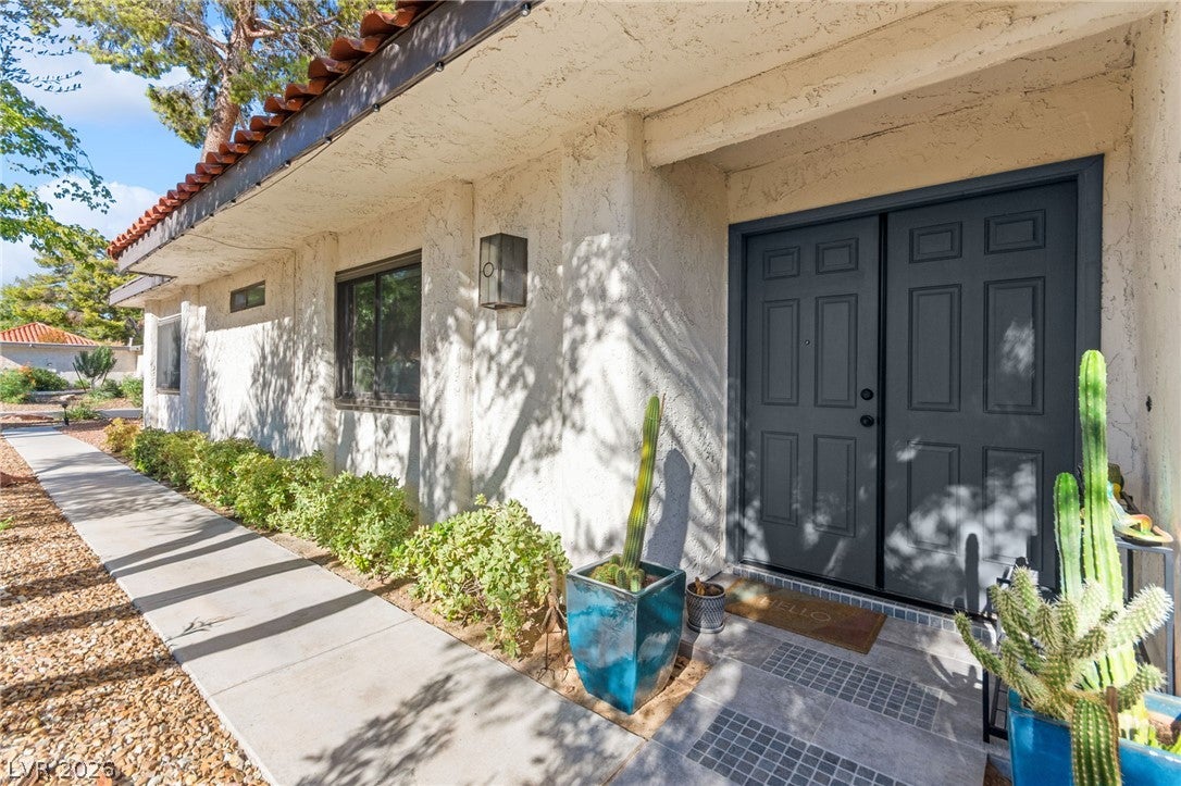 2511 Palmera Drive