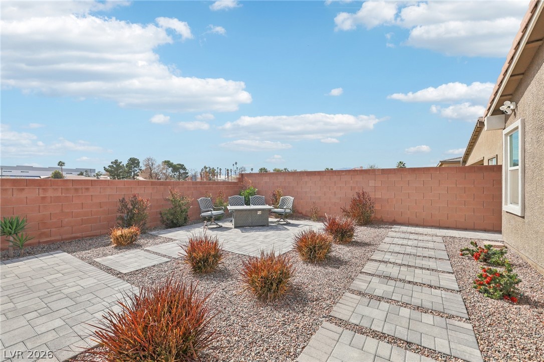 6261 Lamont Hills Avenue