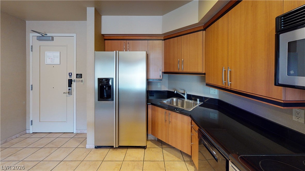 211 E Flamingo Road 202