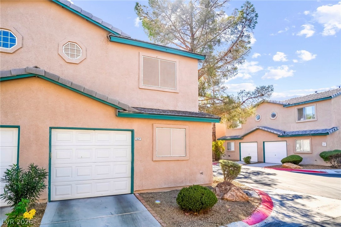 5621 Lago Court