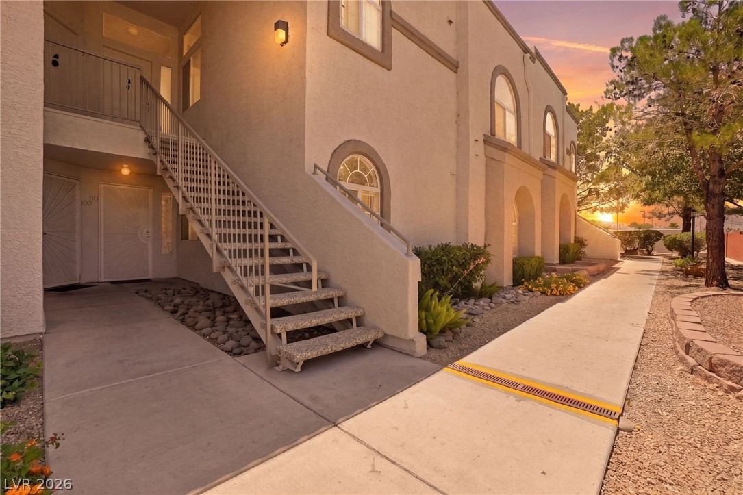 3125 N Buffalo Drive 1131