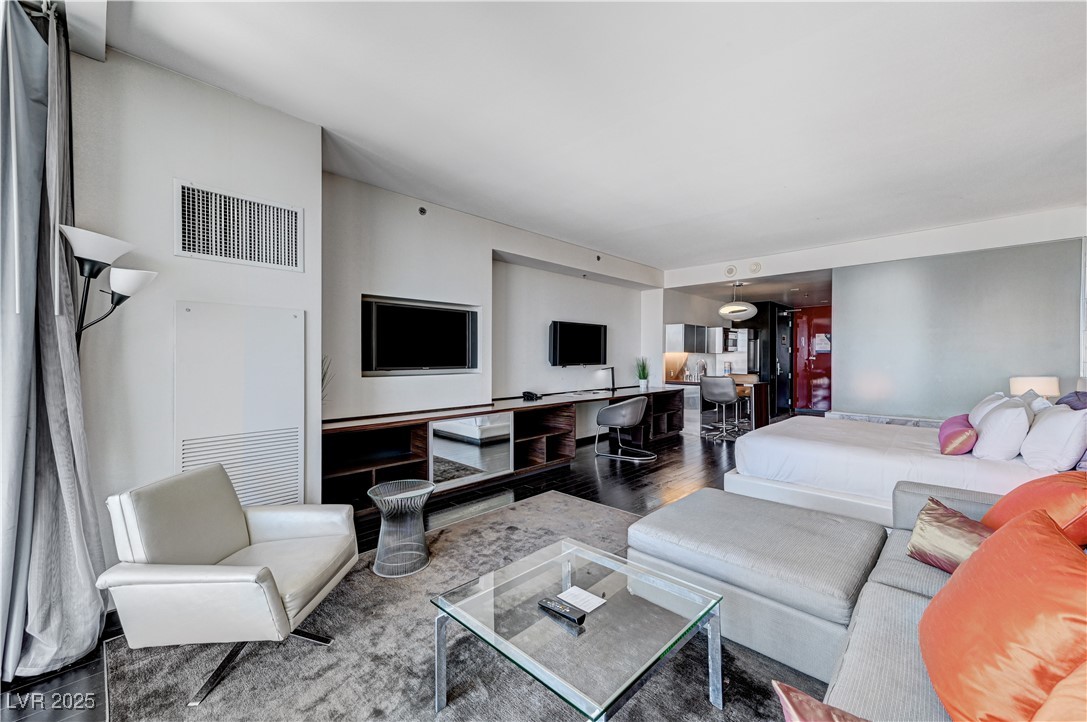 4381 W Flamingo Road 3206