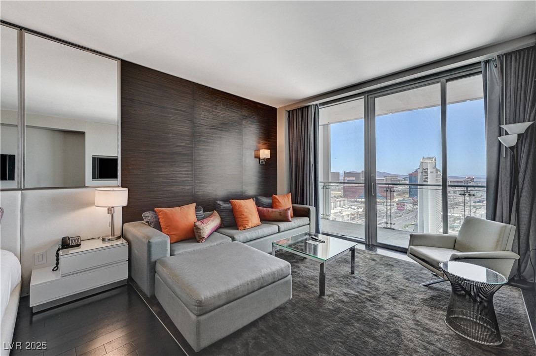 4381 W Flamingo Road 3206