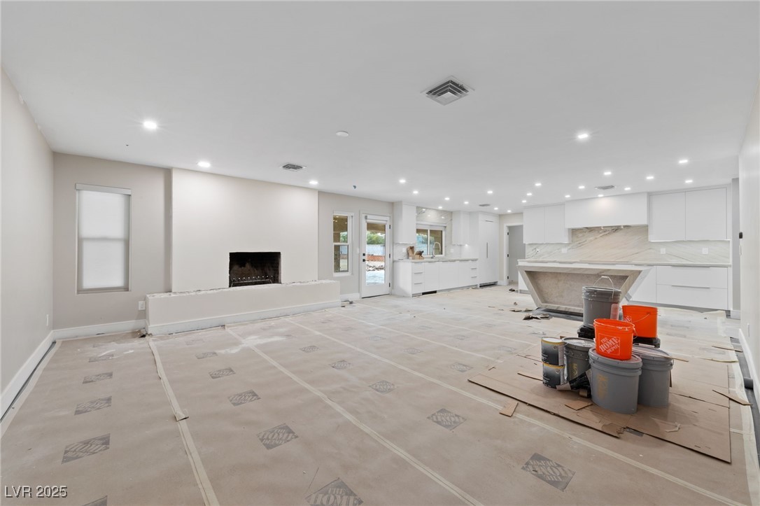 3075 Santa Margarita Street