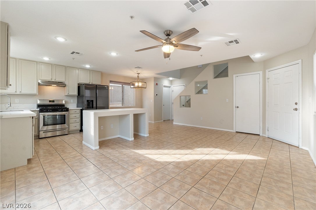 3211 Sunrise Cove Avenue