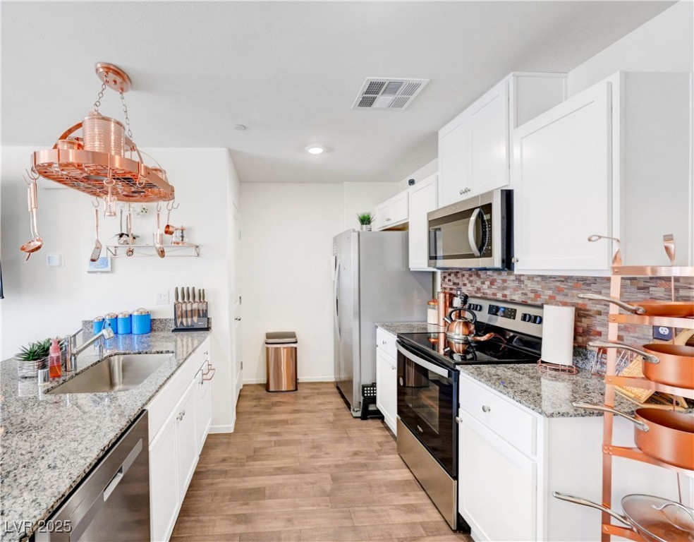 1125 Meadow Sparrow Place, Henderson, Nevada image 14