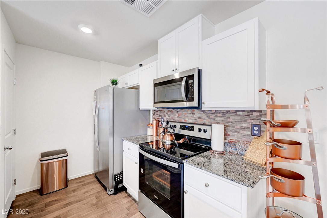 1125 Meadow Sparrow Place, Henderson, Nevada image 16