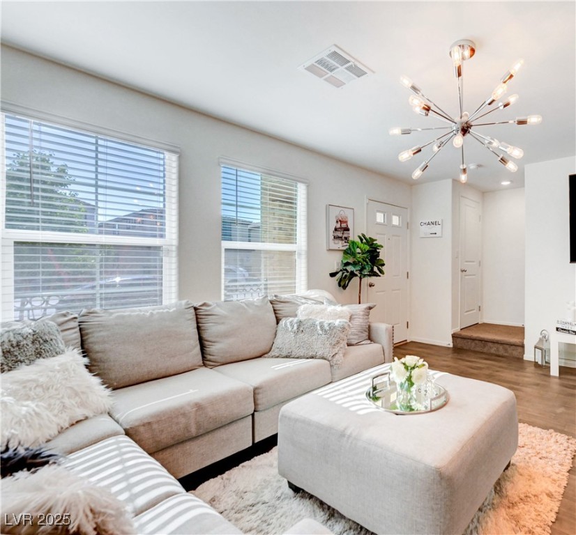 1125 Meadow Sparrow Place, Henderson, Nevada image 7