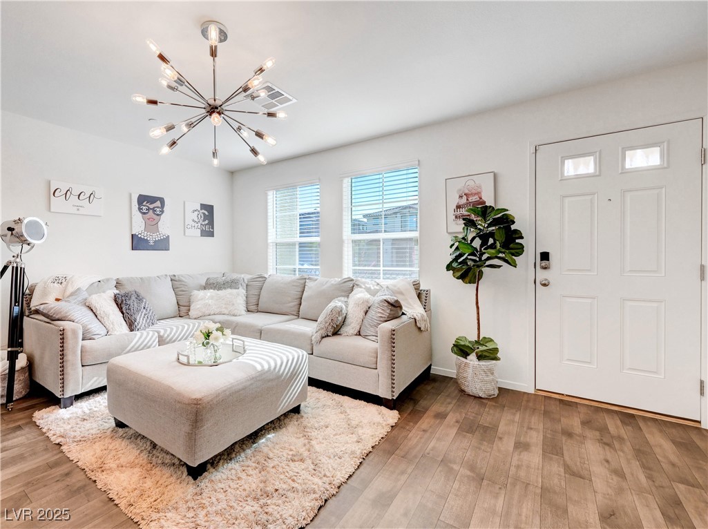 1125 Meadow Sparrow Place, Henderson, Nevada image 6