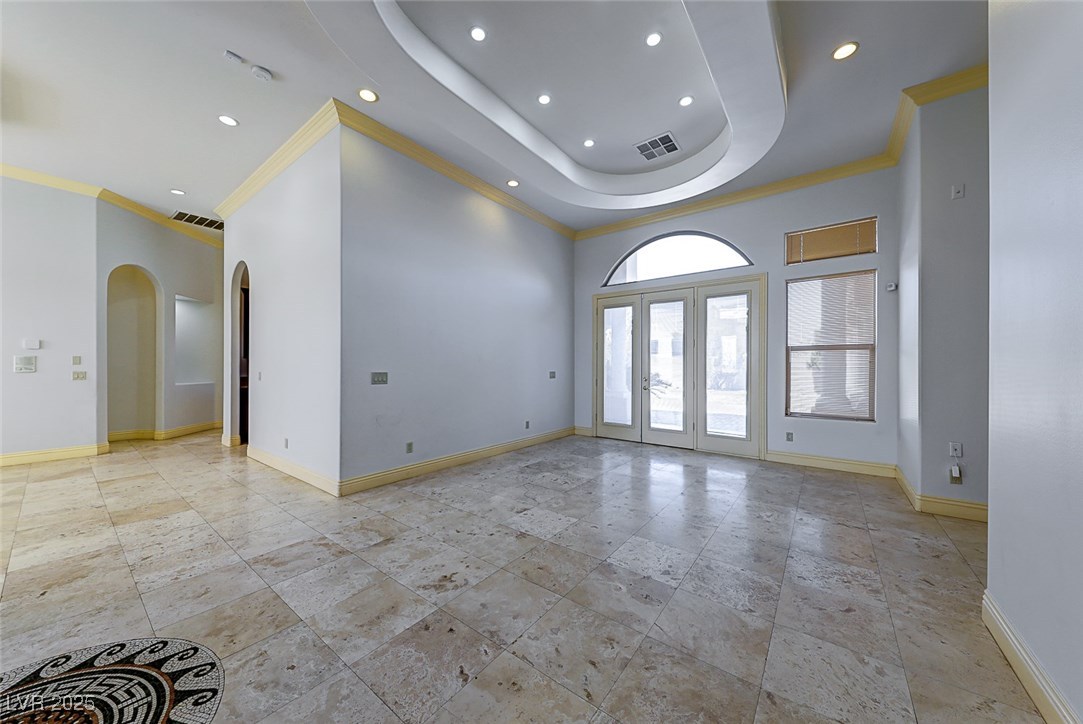 5645 N Chieftain Street