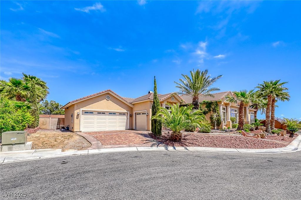 Photo of 5645 N Chieftain Street, Las Vegas, NV 89149 (MLS # 2744006)