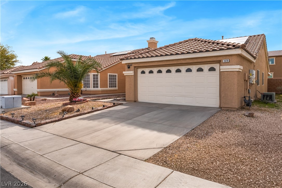 1929 Grand Prairie Avenue