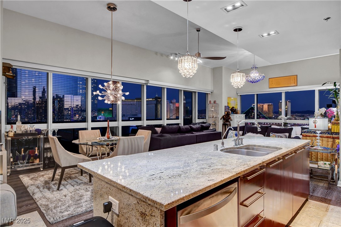 4471 Dean Martin Drive 1609