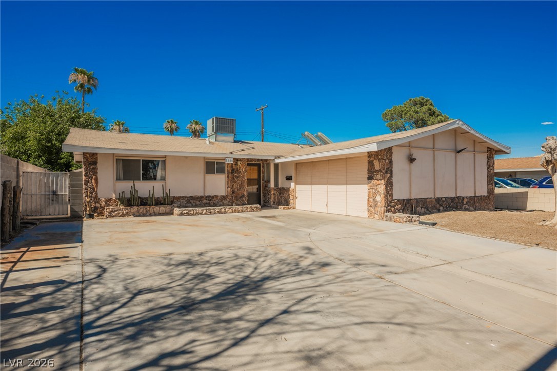 5820 Carmen Boulevard