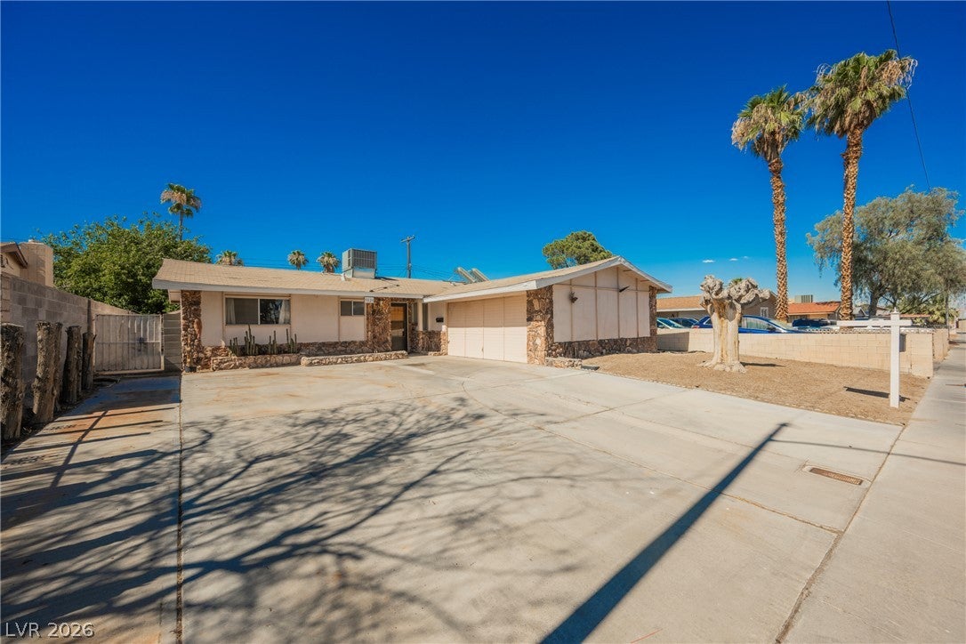 5820 Carmen Boulevard