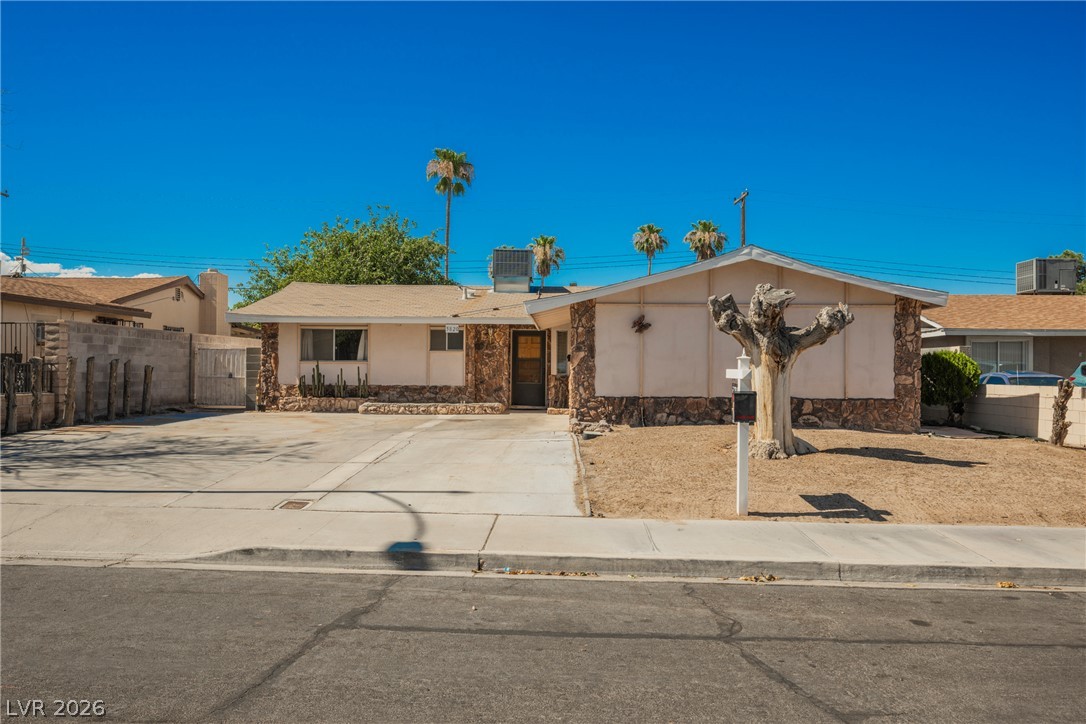 5820 Carmen Boulevard