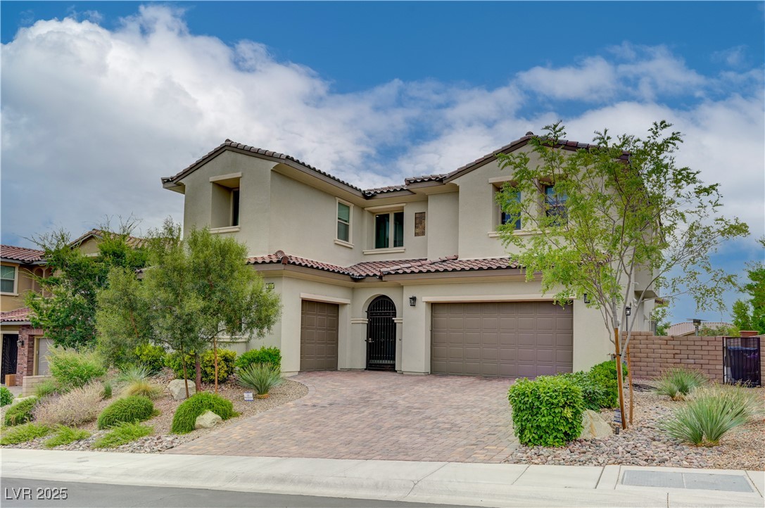 260 Tarragona Breeze Avenue