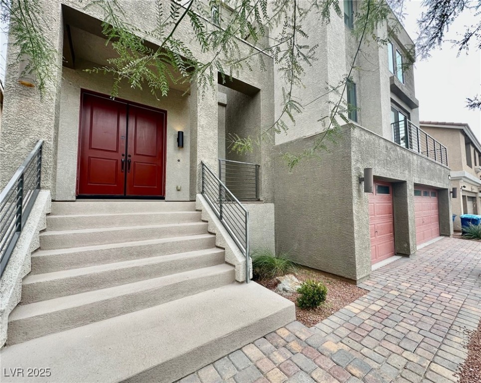 9768 Golden Thread Court