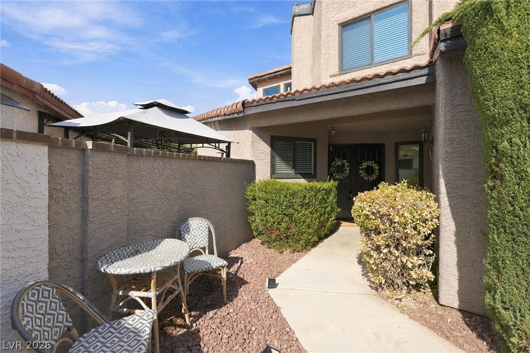 6556 Gatehouse Lane