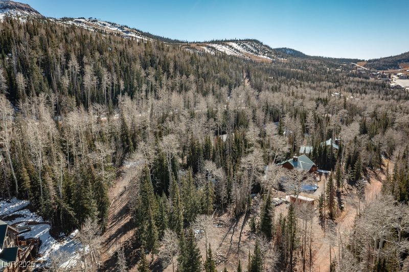 271 E Deer Trail