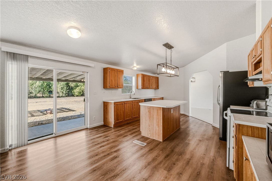 1890 W Dyer Road