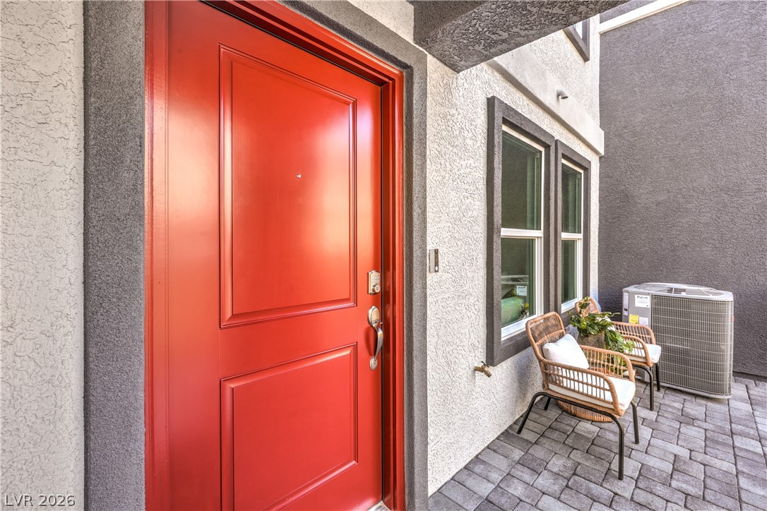 9668 Horseshoe Canyon Street