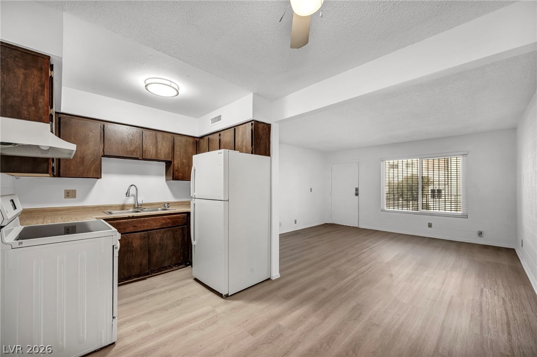 605 S Royal Crest Circle 9