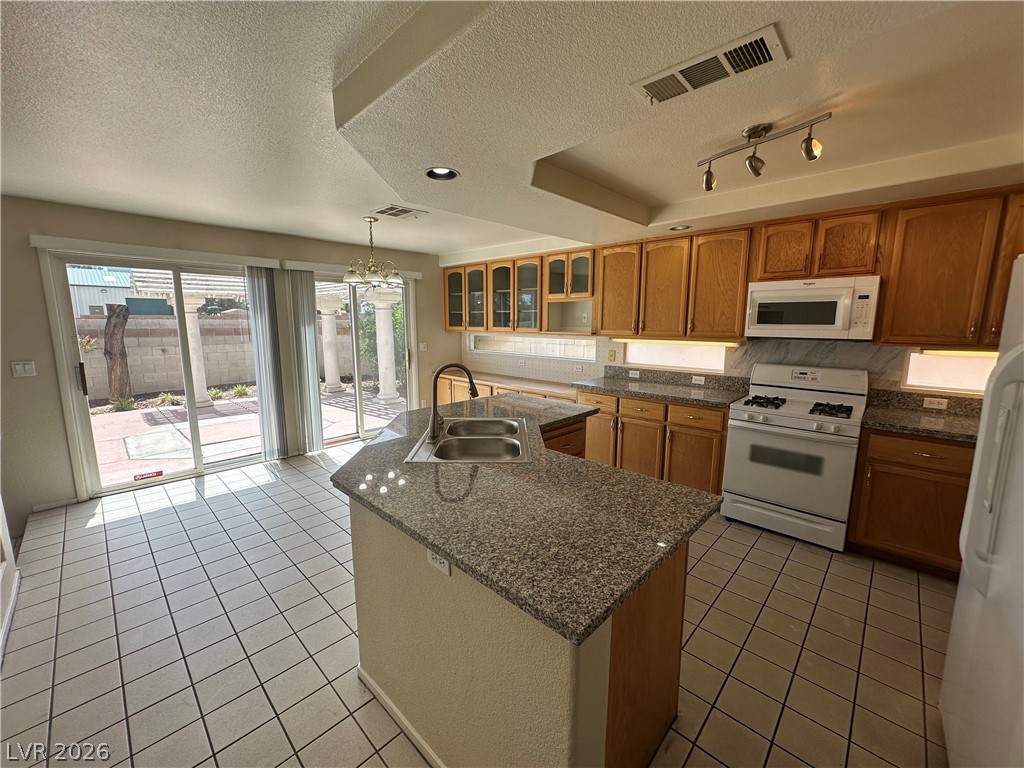 8669 Raindrop Canyon Avenue