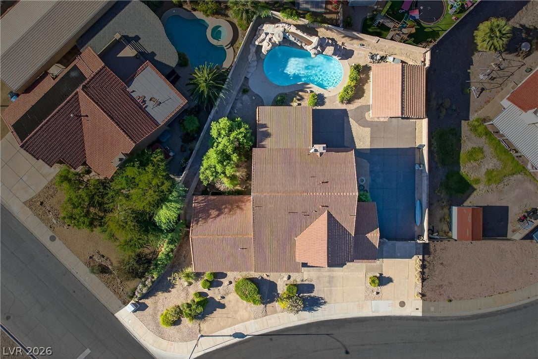 301 W Country Club Drive