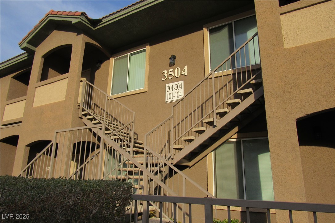 3504 Desert Cliff Street 202