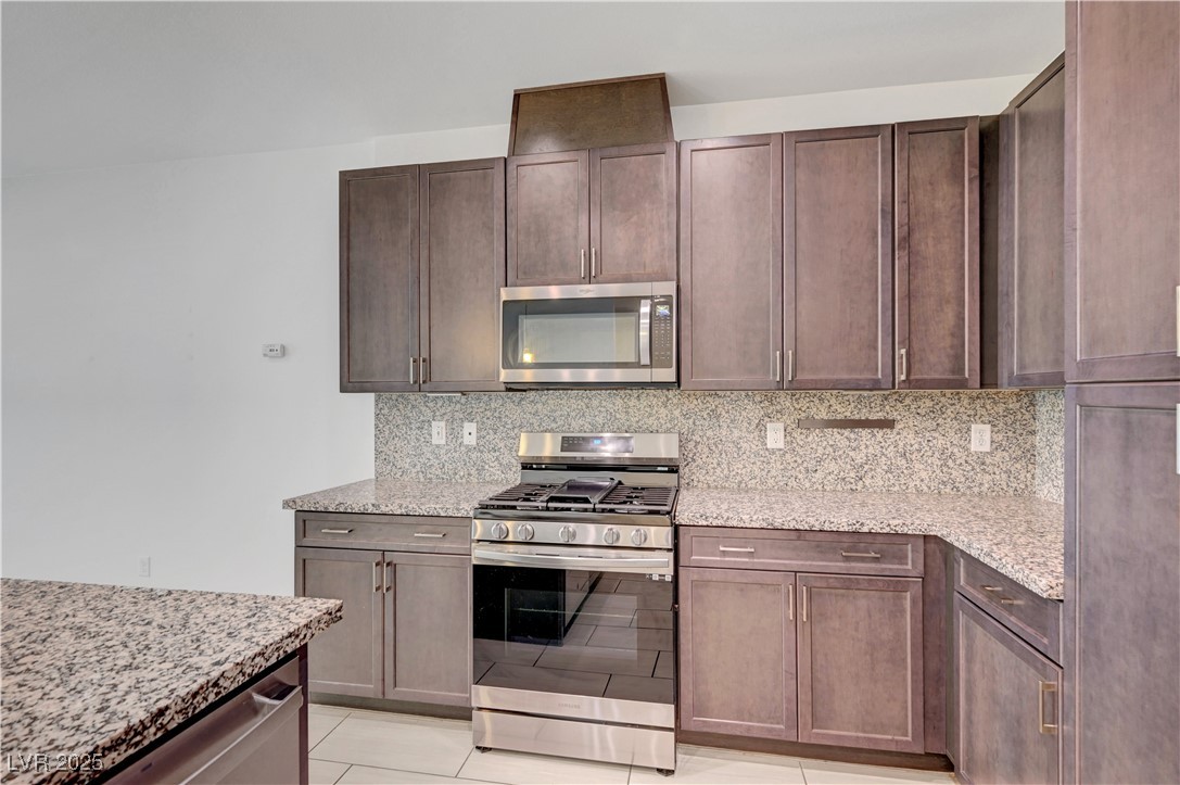985 Via Lombardi Avenue, Henderson, Nevada image 11