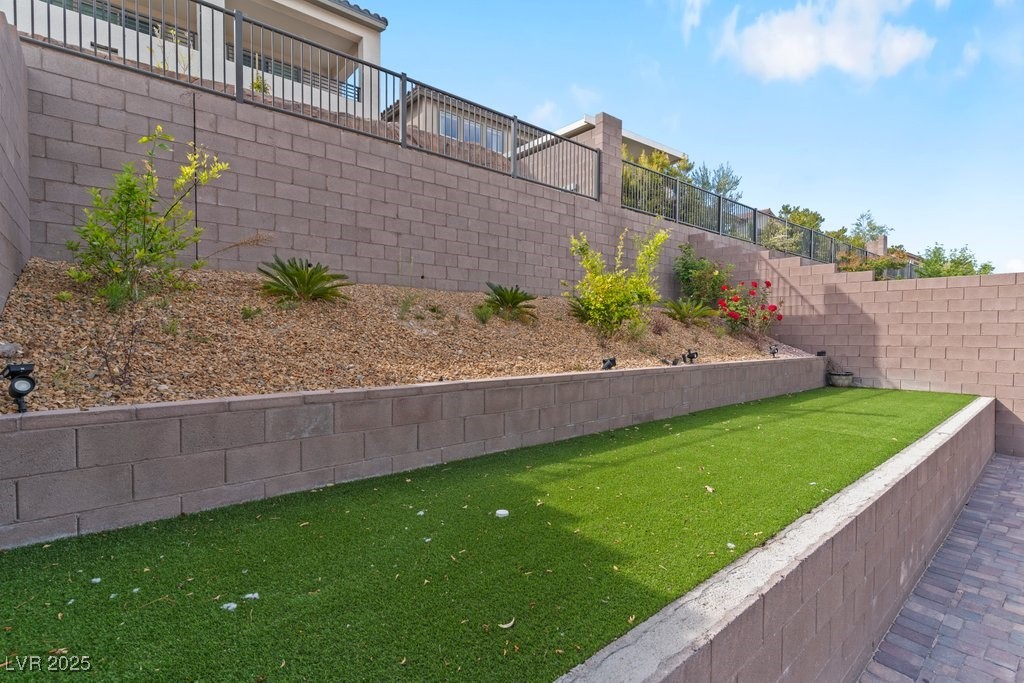 127 Medianoche Street, Las Vegas, Nevada image 45