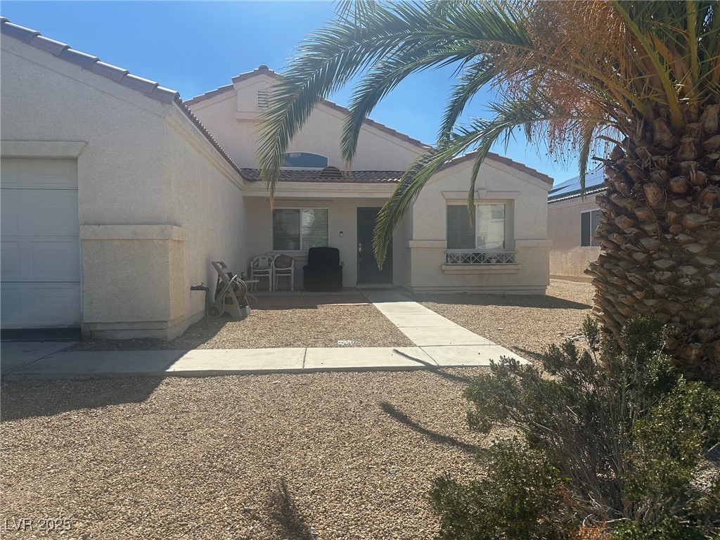 3729 Shimmering Creek Avenue