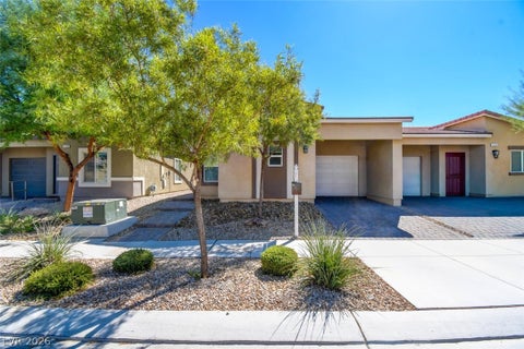 Townhouse For Sale - 7526 Crested Moon Street<br/> North Las Vegas, NV 89084
