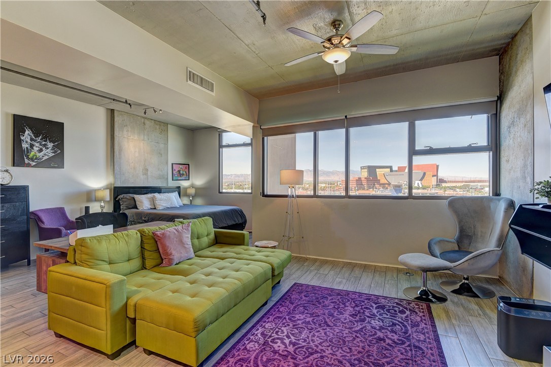 353 E Bonneville Avenue 727