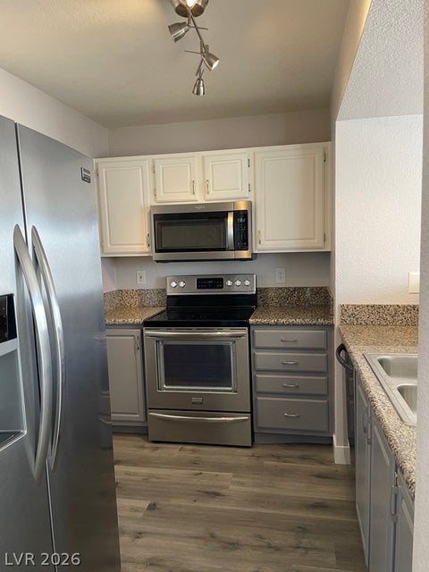 Condo For Rent - 5055 W Hacienda Avenue #1033<br/> Las Vegas, NV 89118